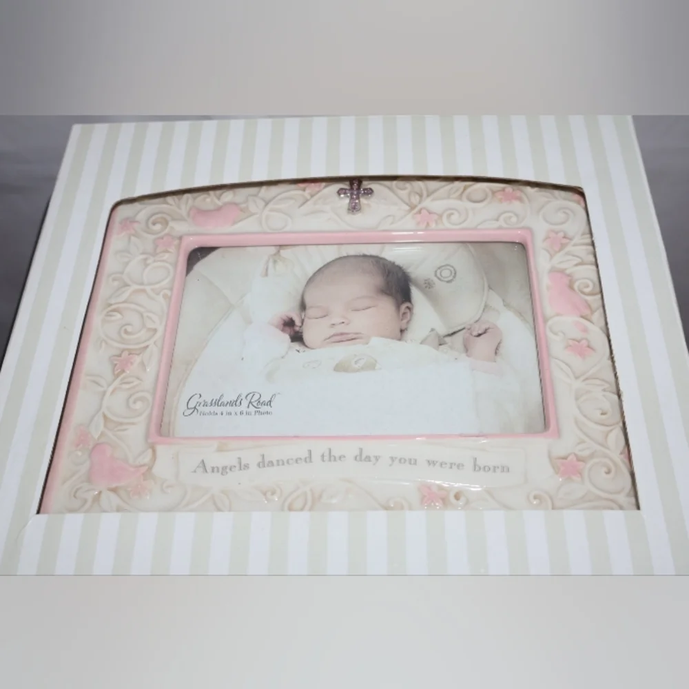 Grasslands Road Adorable Pink & Ivory Ceramic/Metal Baby Picture Frame. NWT.